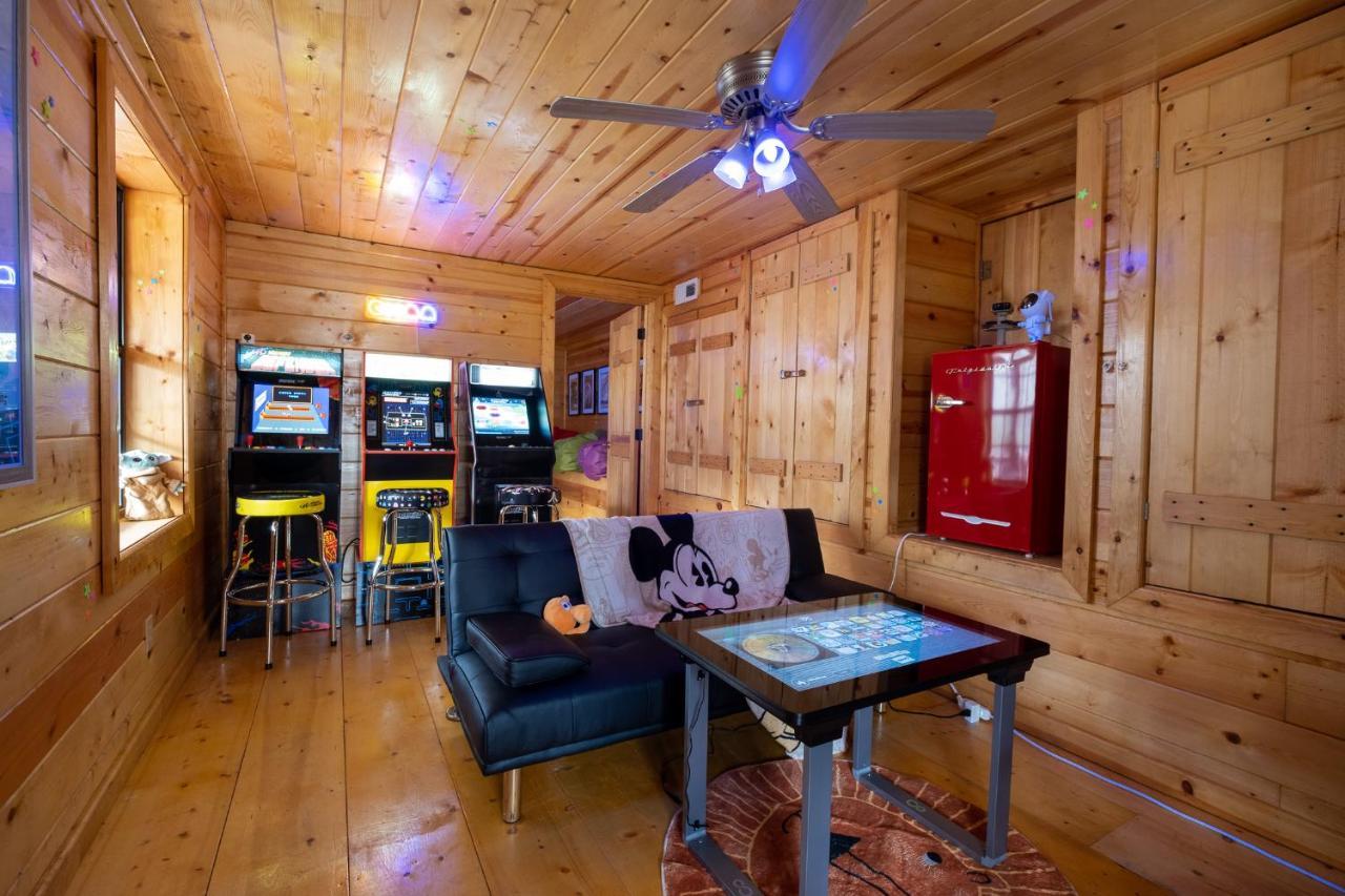 Three Dog Night - Pet-Friendly Cabin With Hot Tub Βίλα Blue Ridge Εξωτερικό φωτογραφία
