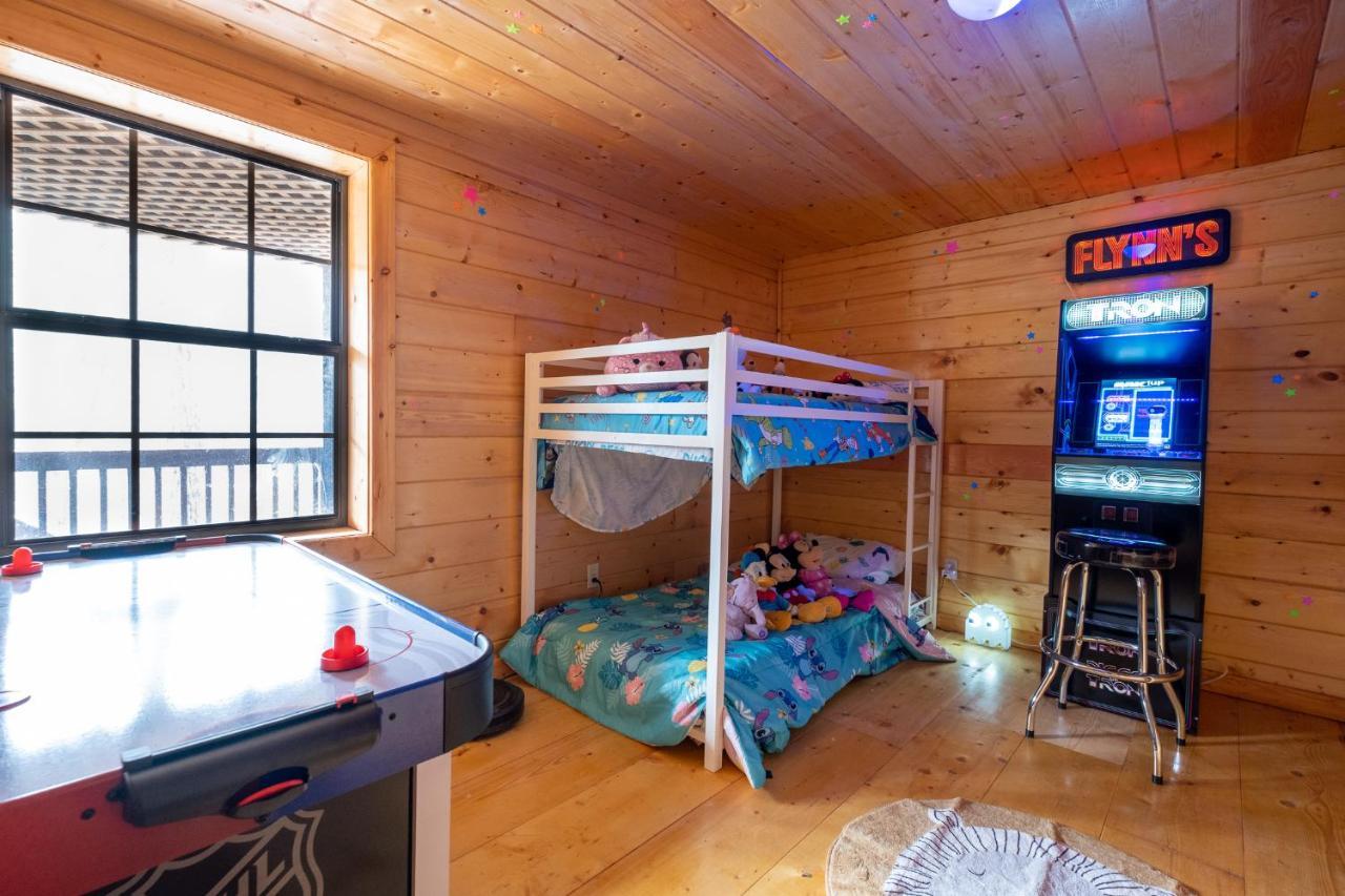 Three Dog Night - Pet-Friendly Cabin With Hot Tub Βίλα Blue Ridge Εξωτερικό φωτογραφία